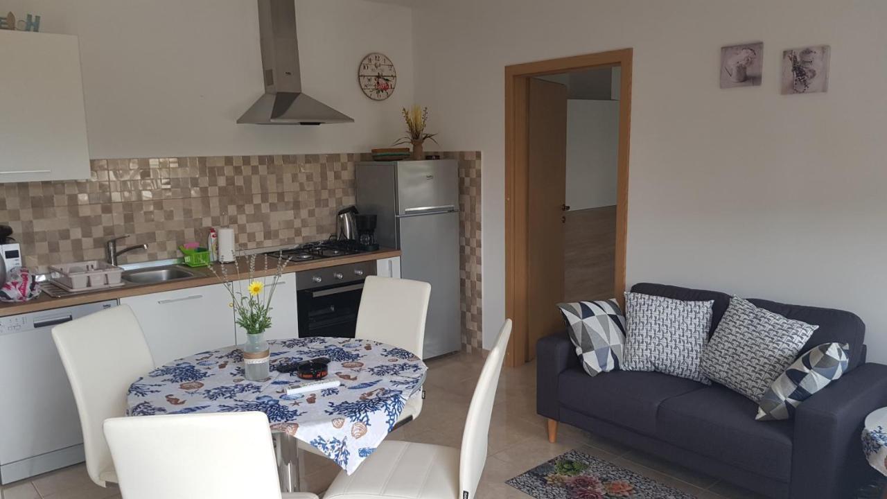 Apartman Luka Banjole Bagian luar foto